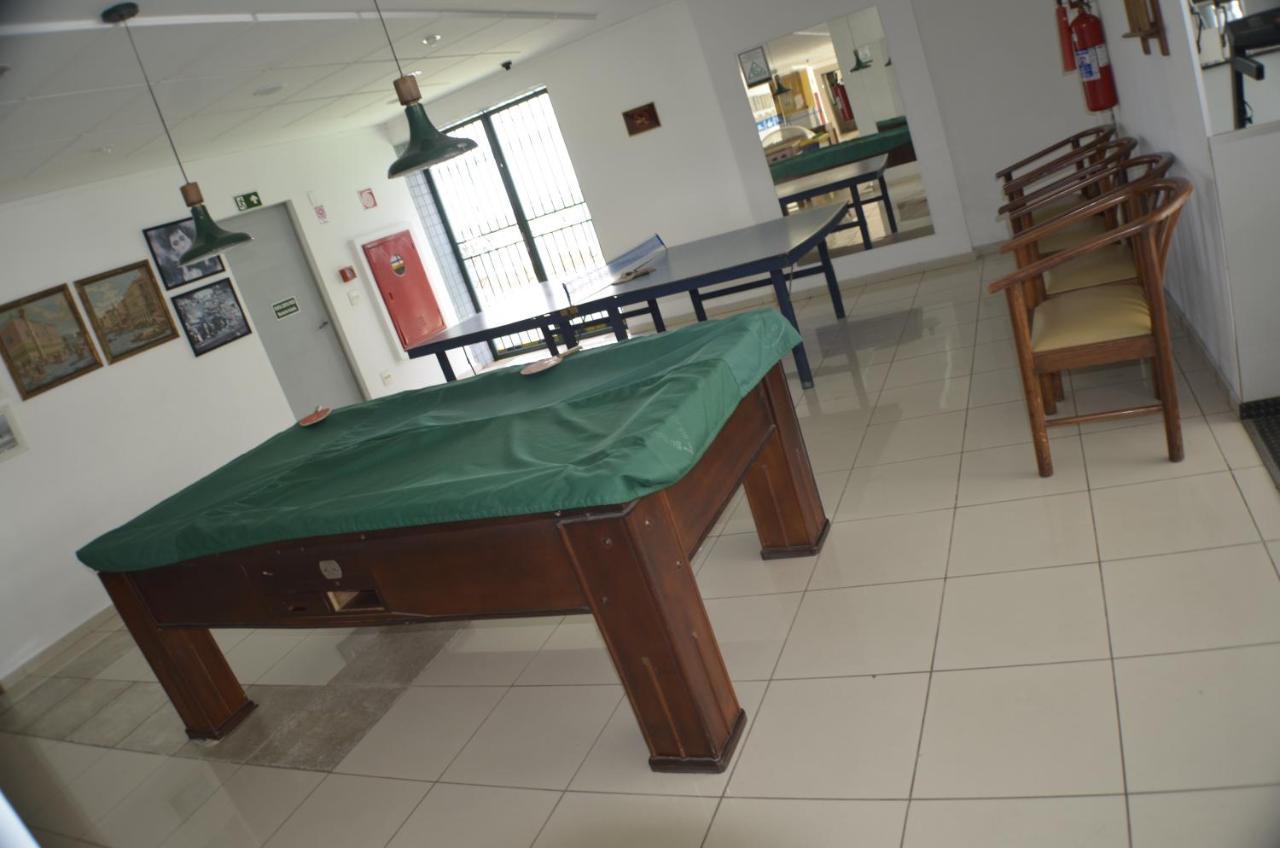 Constantino Hotel E Eventos ジュイス・デ・フォーラ エクステリア 写真 A pool table at the station