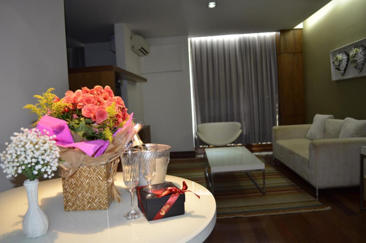 Constantino Hotel E Eventos ジュイス・デ・フォーラ エクステリア 写真 A living room in a condominium