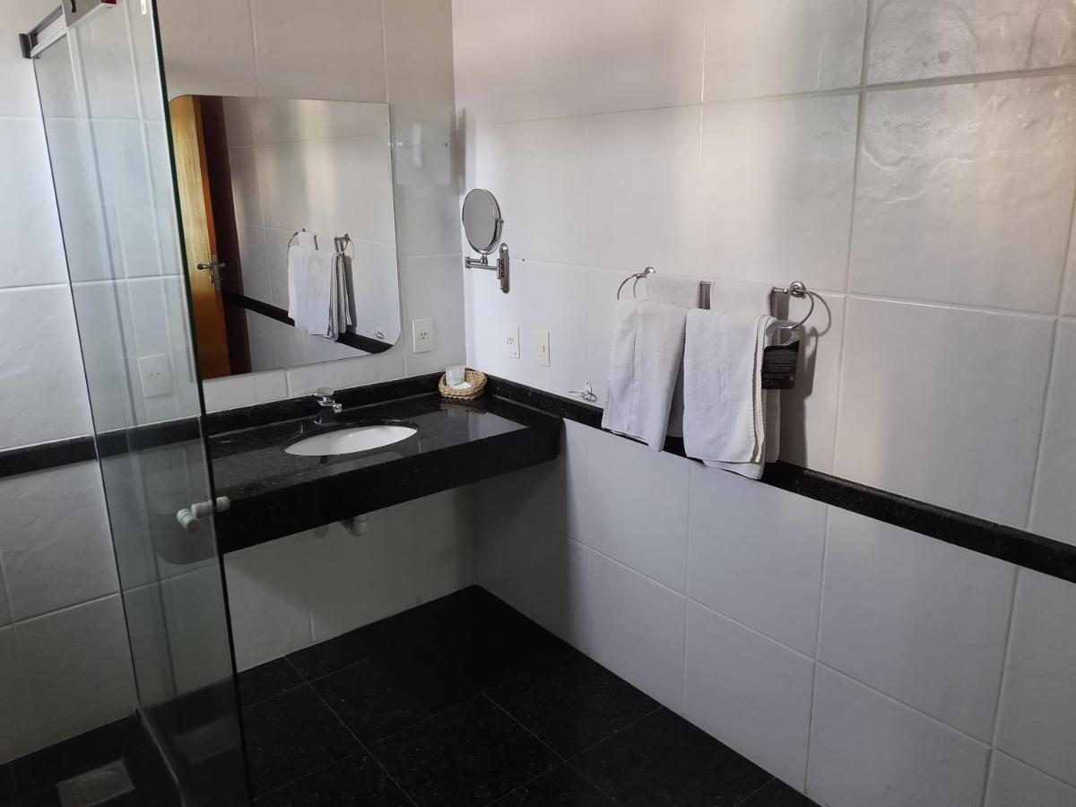 Constantino Hotel E Eventos ジュイス・デ・フォーラ エクステリア 写真 Bathroom