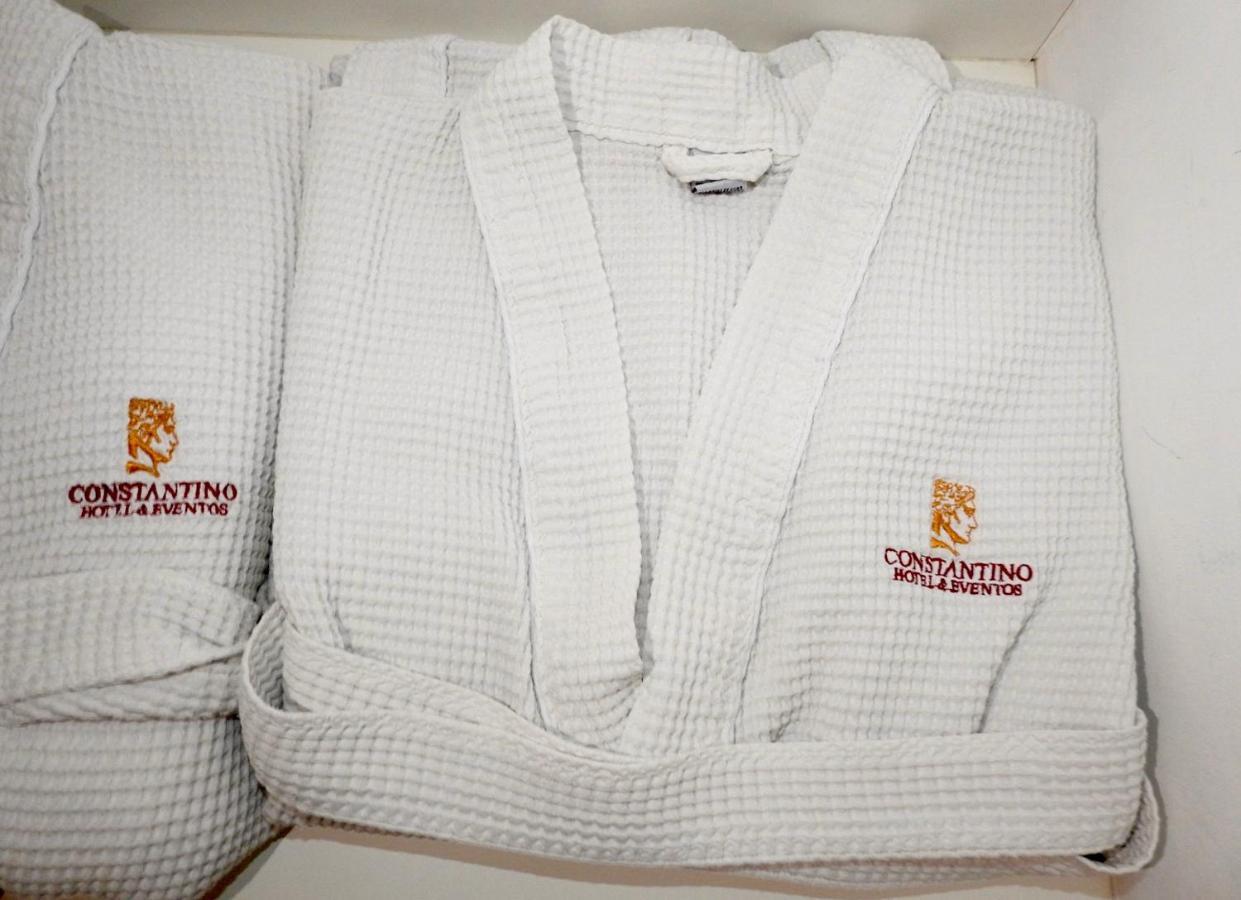 Constantino Hotel E Eventos ジュイス・デ・フォーラ エクステリア 写真 A waffle bathrobe