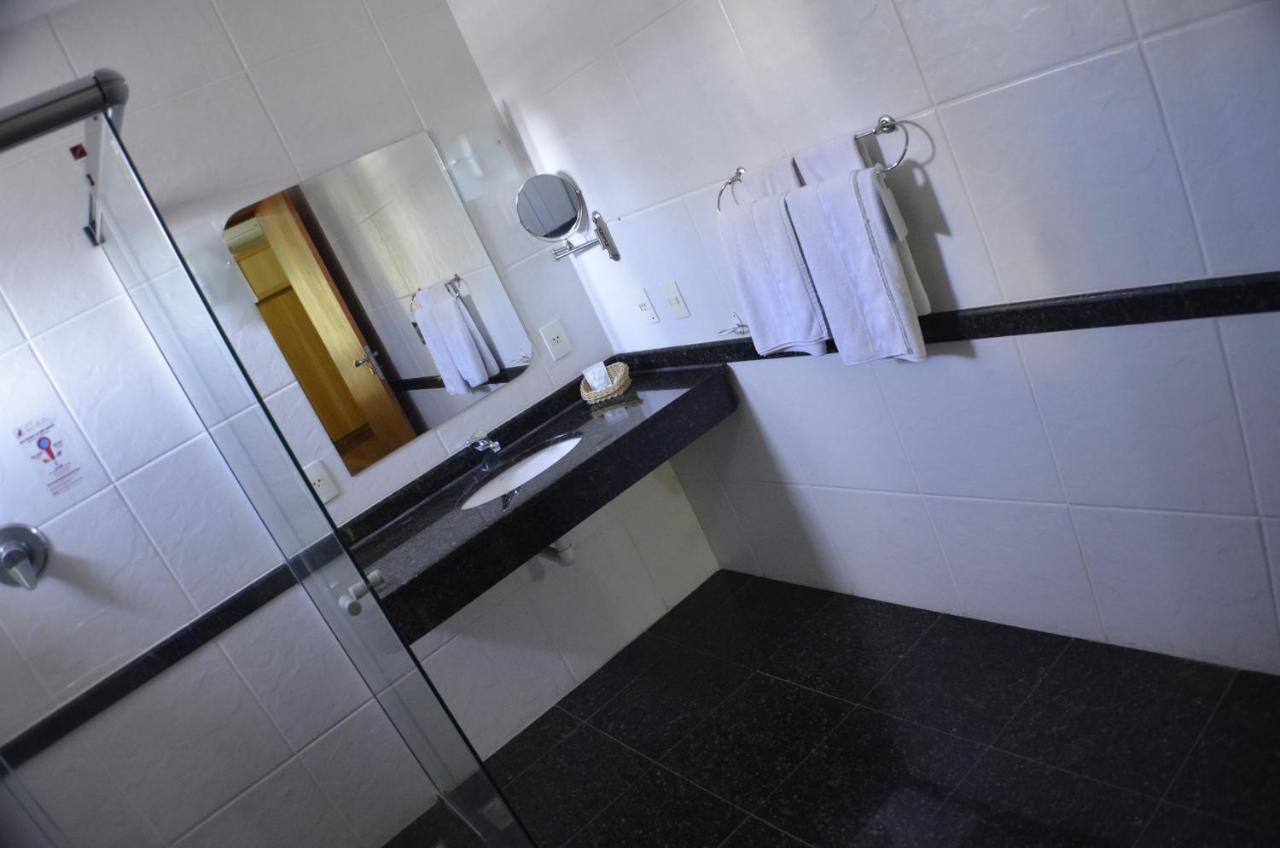 Constantino Hotel E Eventos ジュイス・デ・フォーラ エクステリア 写真 Bathroom