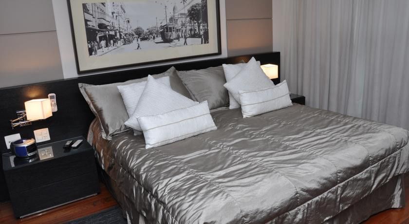 Constantino Hotel E Eventos ジュイス・デ・フォーラ エクステリア 写真 A bed with a duvet